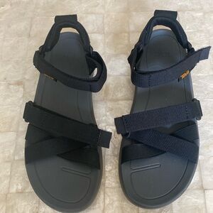 Teva S/N 1116650 women’s sandals size 7